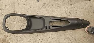 kljuc 55: SREDNJA KONZOLA CENTRALNA ZA FIAT PUNTO ZA 2003. GOD — 1