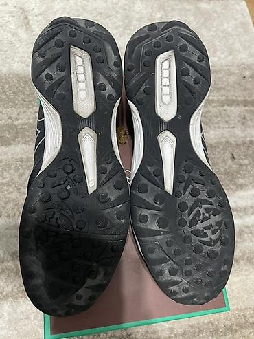 Мужские кроссовки, 39, 40, Mizuno, Б/у, цвет - Черный, Самовывоз at lalafo.kg Мужские кроссовки, 39, 40, Mizuno, Б/у, цвет - Черный, Самовывоз