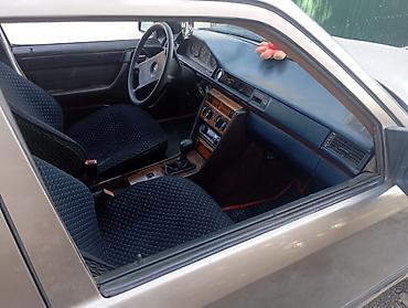мерседес т 1: Mercedes-Benz 220: 1988 г., 2 л, Кол менен иштөөчү, Бензин — 1