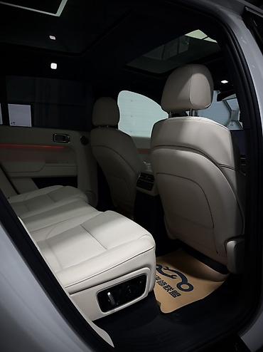 Lixiang: Lixiang L7: 2024 г., 1.5 л, Вариатор, Гибрид, Кроссовер — 7