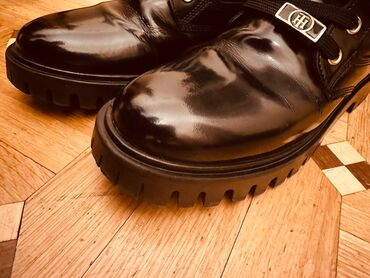 Çəkmələr: Qısaboğaz, Tommy Hilfiger, Ölçü: 36, rəng - Qara, İşlənmiş — 5