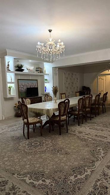 Продажа коттеджей и домов: 🏡 Продаётся просторный дом с классическим интерьером 📍 Локация: ж/м — 1