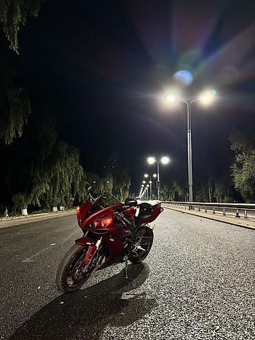 мотоциклы 200 куб: Спортивный мотоцикл Yamaha YZF-R1 (поколение YZFR1) в красном цвете — 2