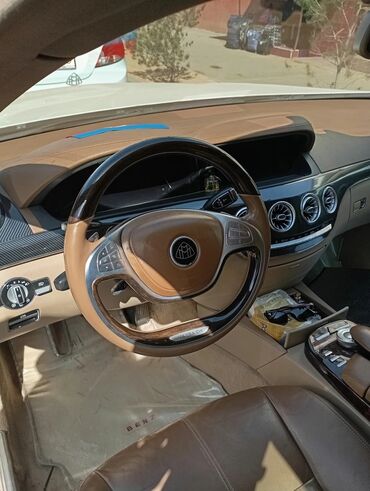 Mercedes-Benz: Mercedes‑Maybach S‑sinfi, ağ rəng, uzun baza. Eksteryer: xrom Maybach — 7