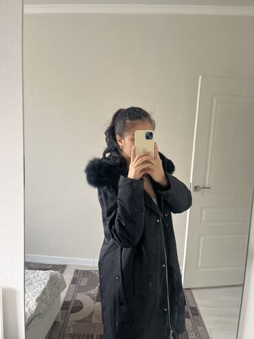 оптом куртка: Женская куртка M (EU 38), L (EU 40), цвет - Черный