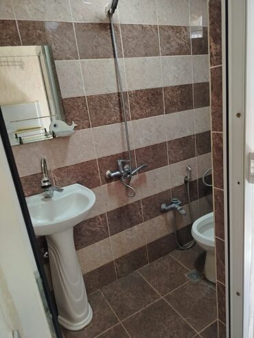 Uzunmüddətli kirayə evlər: 40 kv. m, 1 otaqlı, Qaz, İşıq, Su — 2