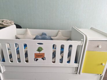 Uşaq və gənc otağı üçün dəstlər: Oğlan və qız üçün, Dördbucaq, Beşik, Dəst ilə