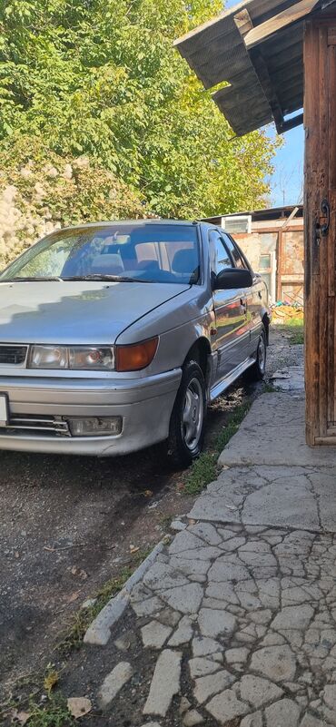 фит авто: Mitsubishi Lancer: 1992 г., 1.6 л, Механика, Бензин, Хэтчбэк