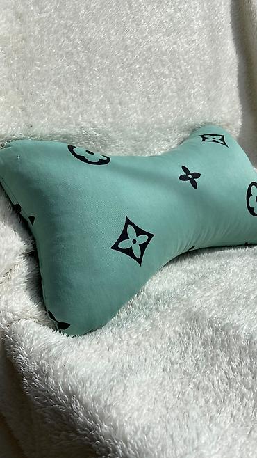 Постельные принадлежности: Подушки для шеи Очень мягкие, Мега удобные подушки для шеи. Они — 12