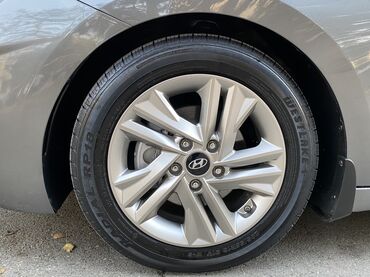 Hyundai: Hyundai Elantra: 2 l | 2019 il Sedan — 15