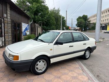 Транспорт: Volkswagen Passat: 1992 г., 1.8 л, Механика, Бензин, Седан