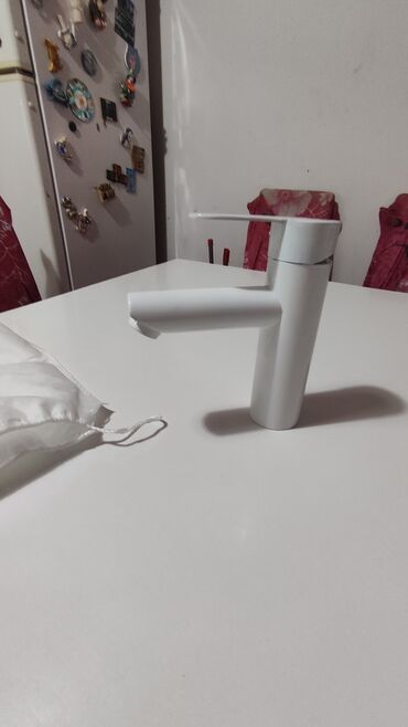 WC šolje i lavaboi: Moderna i kvalitetna sanitarija i slavine za kuhinju i kupatilo — 15