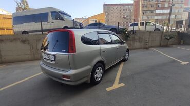 минивенге алмашам: Honda Stream: 2002 г., 1.7 л, Автомат, Бензин, Вэн/Минивэн