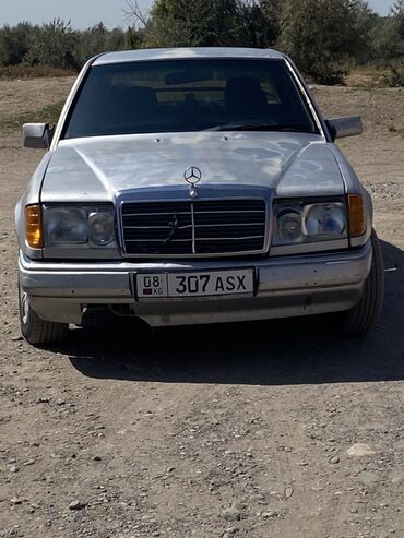 срочно продаю мерседес: Mercedes-Benz W124: 1991 г., 2.3 л, Механика, Бензин, Седан