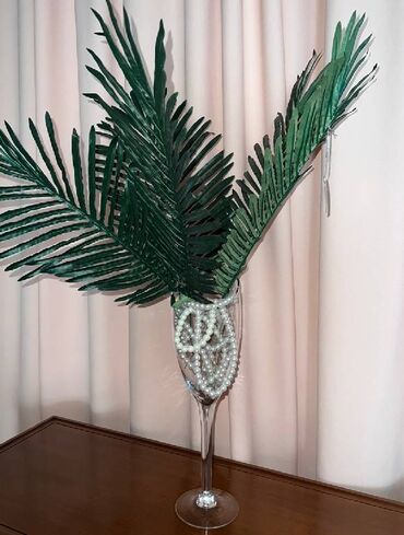 финик пальма: Ваза прозрачная со стильным срезом, диаметр 12 см, высота 50