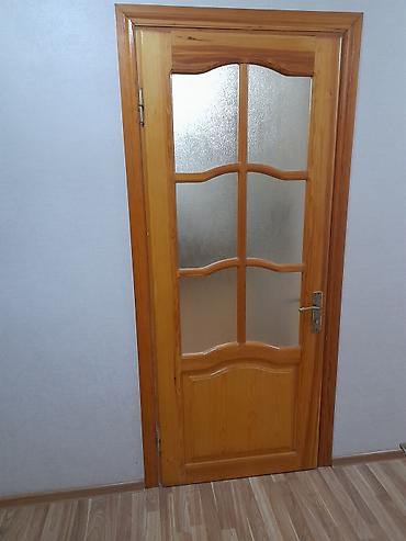 Ağac daxili qapı – şüşəli model - Material: təbii ağac (laklı səth)