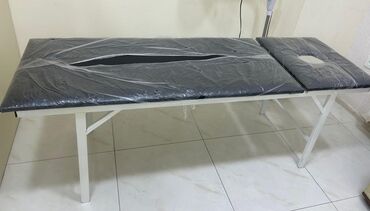 ağ sekil: Kosmetoloji/massaj üçün masa - Rəng: qara üstlük, ağ metal