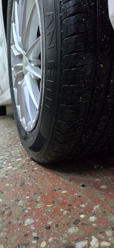 Колеса в сборе: Б/у Колесо Hyundai 195 / 65 / R 15, 5 Болтов