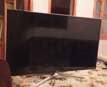 Bu, müasir evlər üçün nəzərdə tutulmuş nazik dizaynlı Samsung Smart