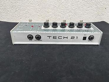 Ostali muzički instrumenti: TECH 21 VT BASS DELUXE SANSAMP EFFECTS ANALOG | Slanje po dogovoru — 5