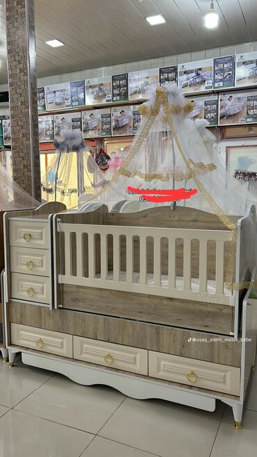 Oğlan və qız üçün, İşlənmiş, Dördbucaq, Beşik, Dəst ilə, Matras ilə, Yellənmə mexanizm ilə
