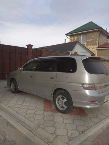 Toyota: Toyota Gaia: 2002 г., 2 л, Автомат, Бензин, Минивэн