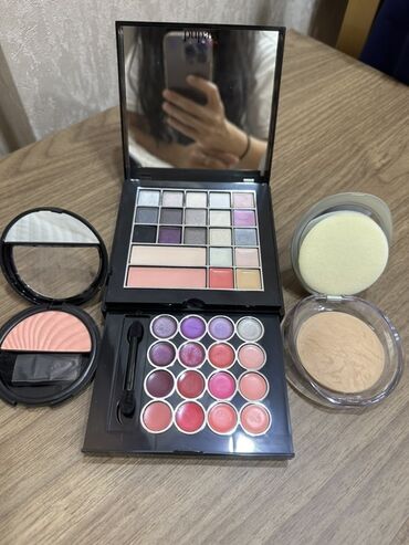 Kosmetika dəstləri: Kosmetik dəst, Pupa, >10 məhsul