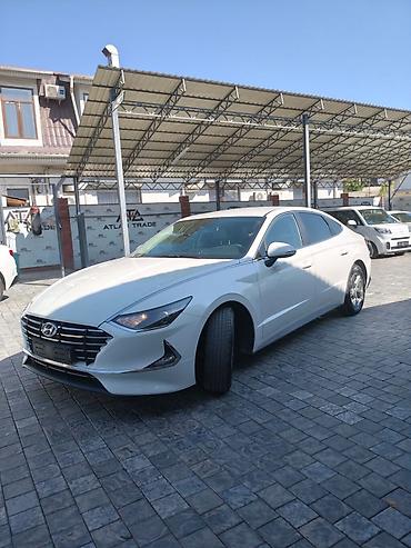 Hyundai Sonata: 2022 г., 2 л, Автомат, Газ, Седан