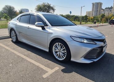 купить авто в рассрочку: Toyota Camry: 2018 г., 2.5 л, Вариатор, Гибрид, Седан