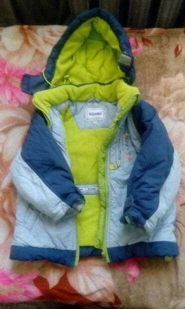 детские куртки новые: Детская куртка,очень теплая 98СМ