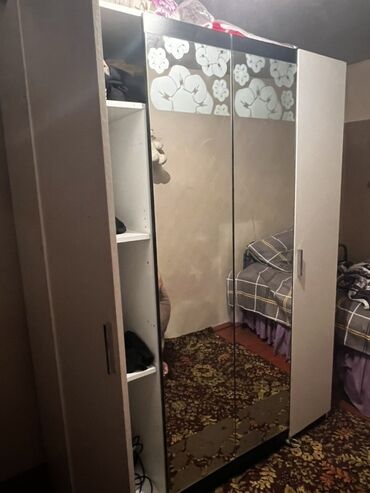 Açılan, 6 qapı Düz dolab, Şifonyer