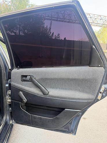 ist 2003: Volkswagen Passat: 1991 г., 1.8 л, Механика, Бензин, Седан — 7