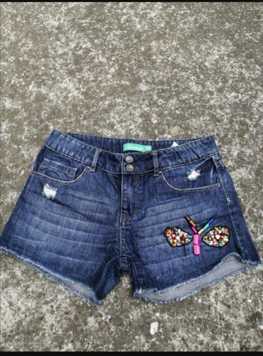 Original, Desigual sorts. Velicina je 11/12 godina, medutim, nosim S
