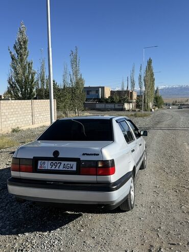 Volkswagen: Volkswagen Vento: 1995 г., 1.6 л, Механика, Бензин, Седан — 8