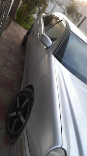 mercedes e 200: Mercedes-Benz E-Class (W210), gümüşü rəng. - Kuzov: sedan, 4 qapı - — 2