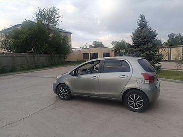 yaris: Toyota Yaris: 2010 г., 1.3 л, Механика, Бензин, Хэтчбэк — 4