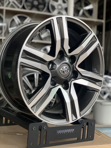 Диски: Литые Диски R 17 Toyota, Комплект, отверстий - 6, Новый