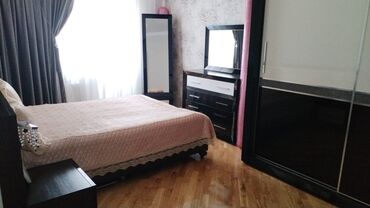ZX: Yataq dəsti Satılır 450₼ Yaxşı vəziyyətdə Taxt 160/2 matras var