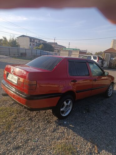 volkswagen шаран: Volkswagen Vento: 1993 г., 2 л, Механика, Газ, Седан