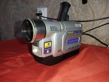 jvc everio видеокамеру: Видеокамера Японский оригинал без батарейка а так рабочий состоянии