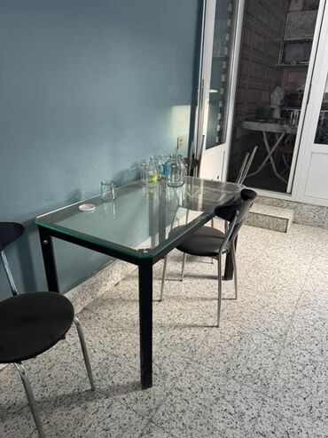 Yataq otağı dəstləri: 6 stullu metbex masasi satilir 200 azn.Unvan masazir (Gulu)