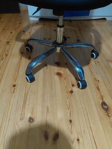 Ofis və oyun kresloları: Təkərli, Qolları tənzimlənmir, Parça — 9