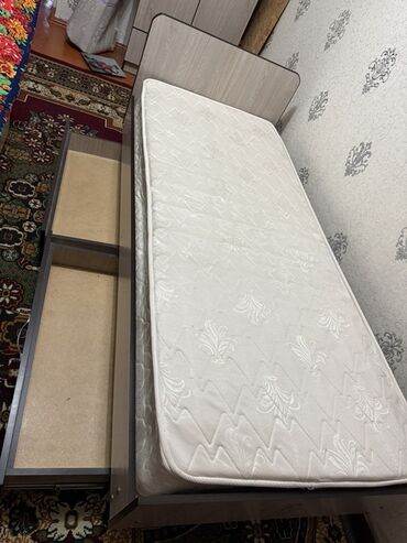 доски пробковая с дополнительными планками: Односпальная кровать, Б/у, С матрасом, ЛДСП, длина - 200 см