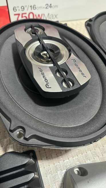 Dinamiklər və sabvuferlər: Avtomobil üçün tam audio sistemi Komponentlər: - Pioneer 6x9 (16x24 — 11