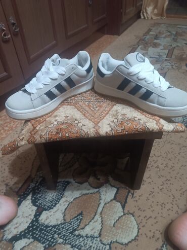 лоро пиано обувь женская летняя: Эркектердин кроссовкасы, 35, Adidas, Колдонулган, түсү - Саргыч боз, Өзү алып кетүү