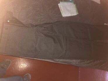 Köynək və bluzalar: Yaxalı, düyməli, qəhvəyi rəngli qadın bluzası. Üzərindəki relyefli — 2