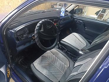 Volkswagen: Volkswagen Vento: 1993 г., 1.8 л, Механика, Бензин, Седан — 6