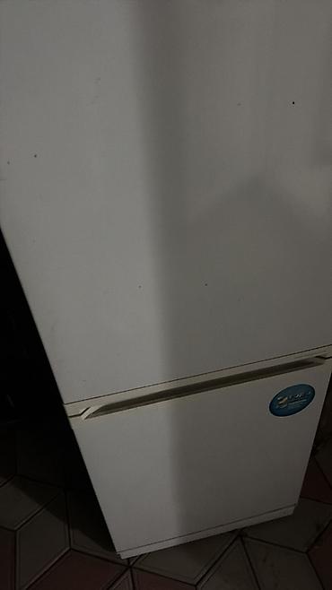 mini refrigerator: Холодильник двухкамерный с нижней морозильной камерой - Классический — 1