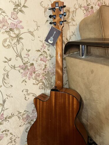 Akustik gitaralar: Akustik gitara, 6 sim, İşlənmiş, Pulsuz çatdırılma, Ünvandan götürmə — 6