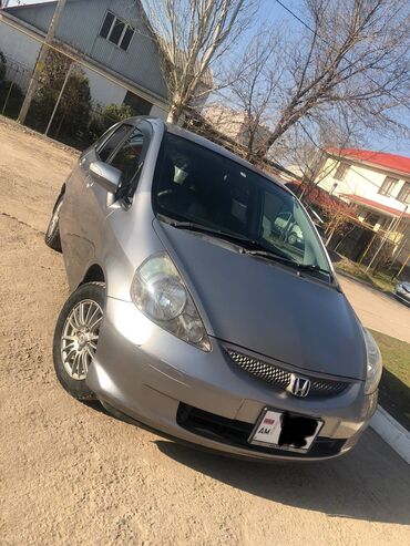 Honda: Honda Fit: 1.5 л, Вариатор, Бензин, Хэтчбэк